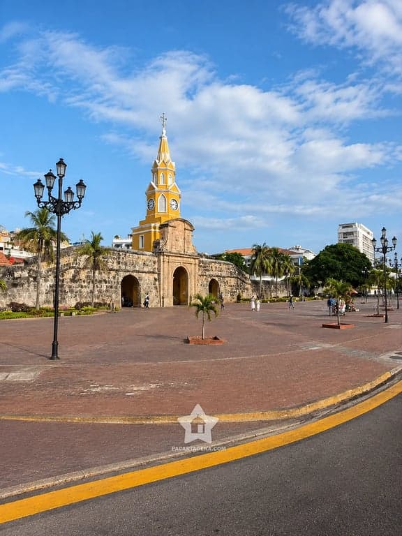 Torre del Reloj, la puerta histórica de entrada al Centro Histórico amurallado de Cartagena